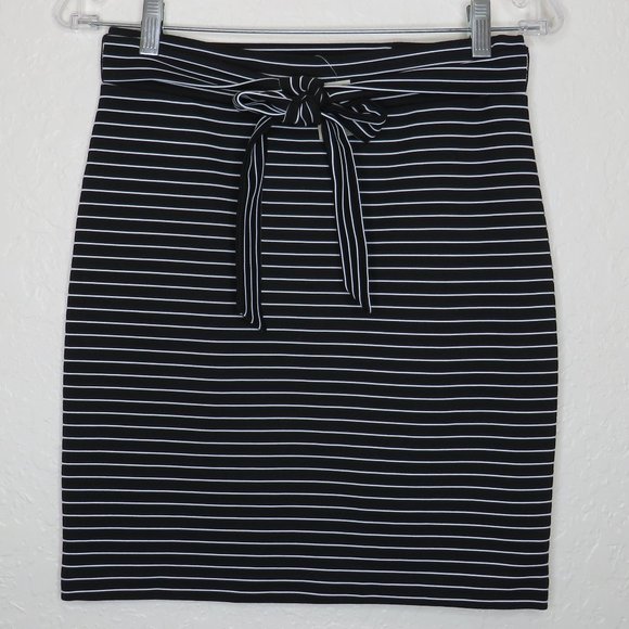 LOFT* Women's Lined Striped Black &‎ White Slip On Midi Pencil Skirt~ Size XSP - Picture 1 of 10